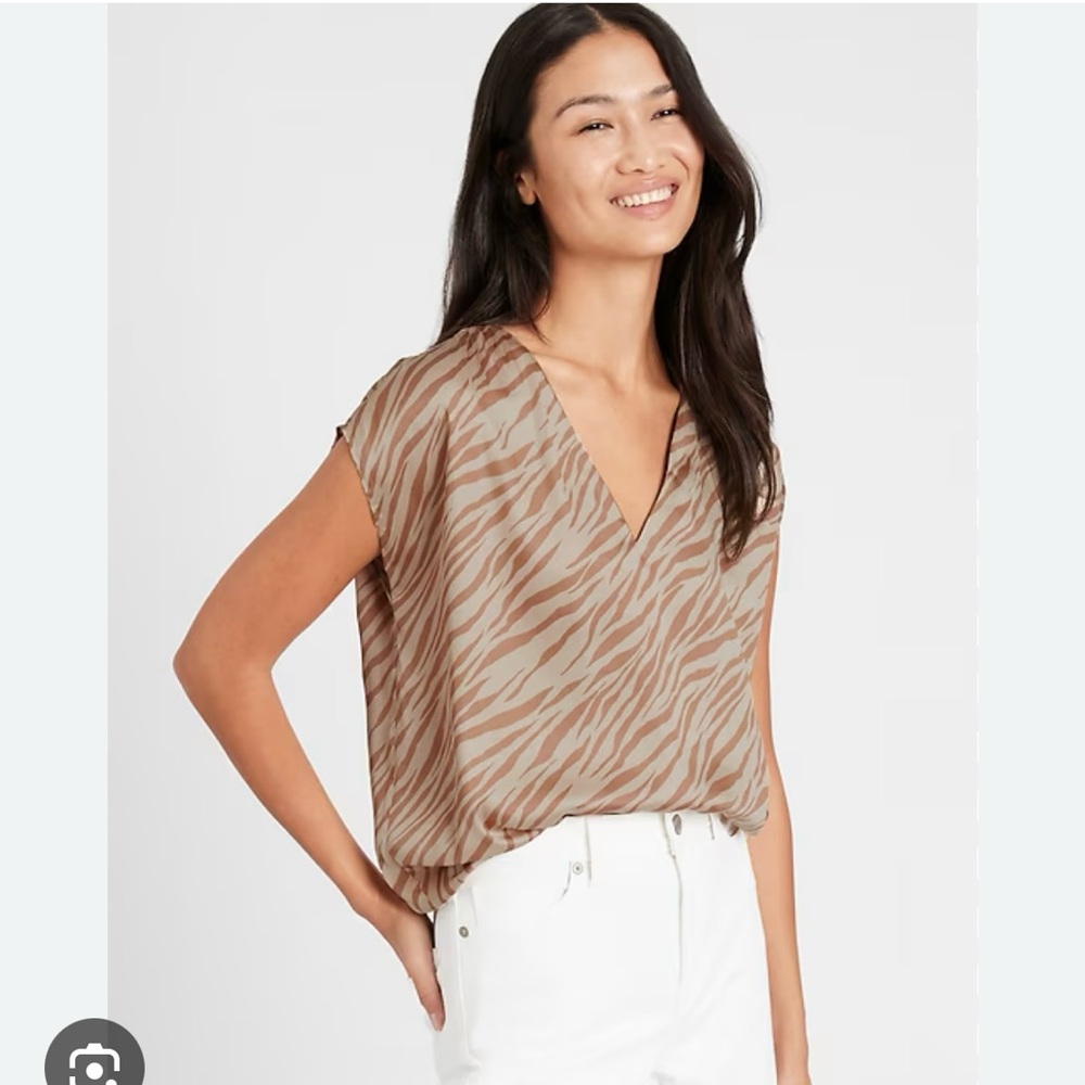 BR satin relaxed v-neck top